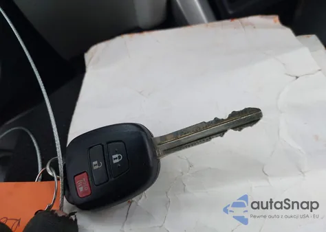 2024 Toyota Corolla Cross L z USA, uszkodzony, nr VIN 7MUAAABG9RV105847